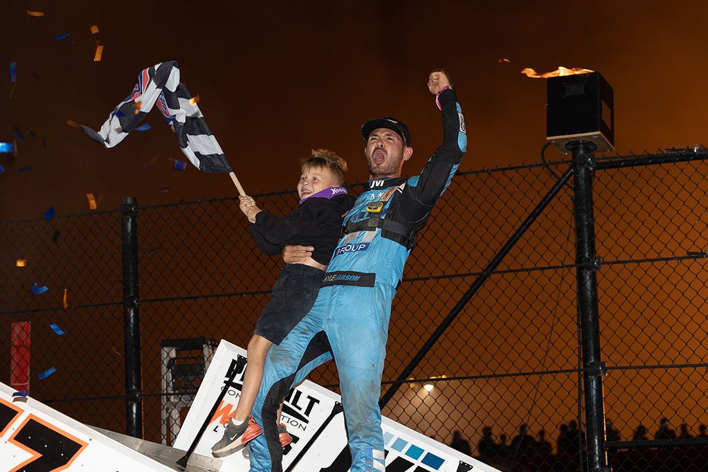 Kyle Larson First-Career Outlaws Crown Jewel